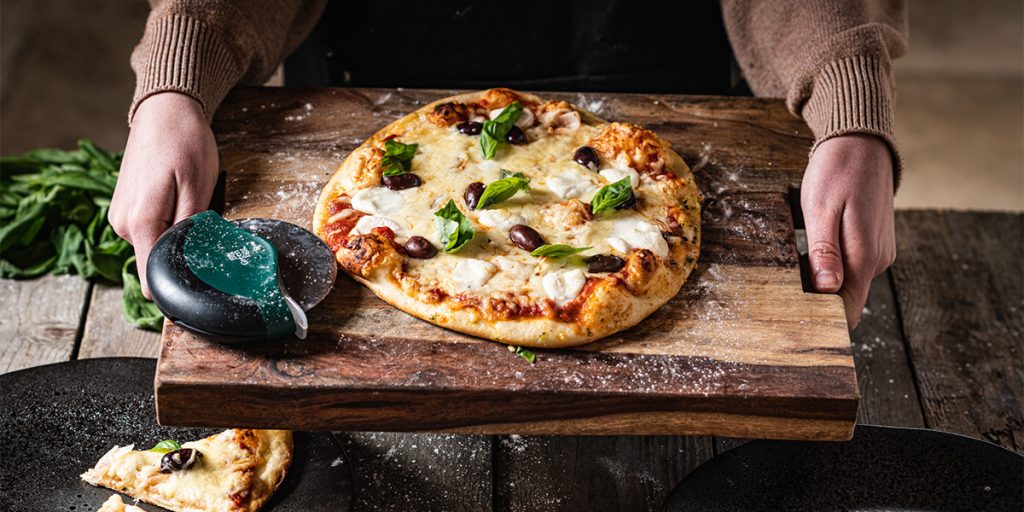 Pitt-Big Green Egg-Compacte pizzasnijder-1