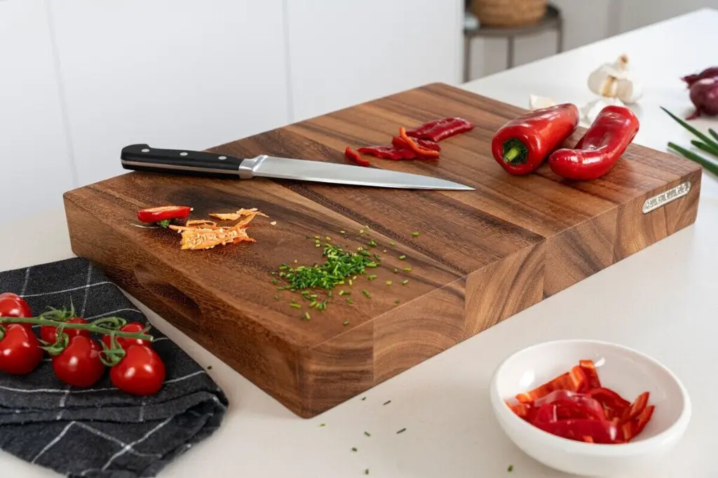 continenta-chopping-board-block-acacia-wood-48-x-36-cm.webp