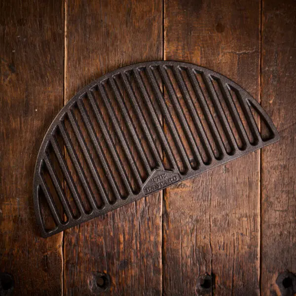 BBQ-Essentials-The-Bastard-Large-cast-iron-half-moon-gridd-1-600x600.webp