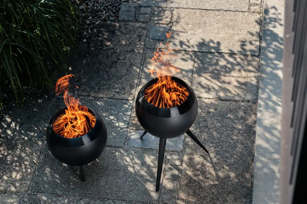 00941_MOON-45_mit niedrigem Fu-schwarz-atmo-1-pdp_1920x1920.webp