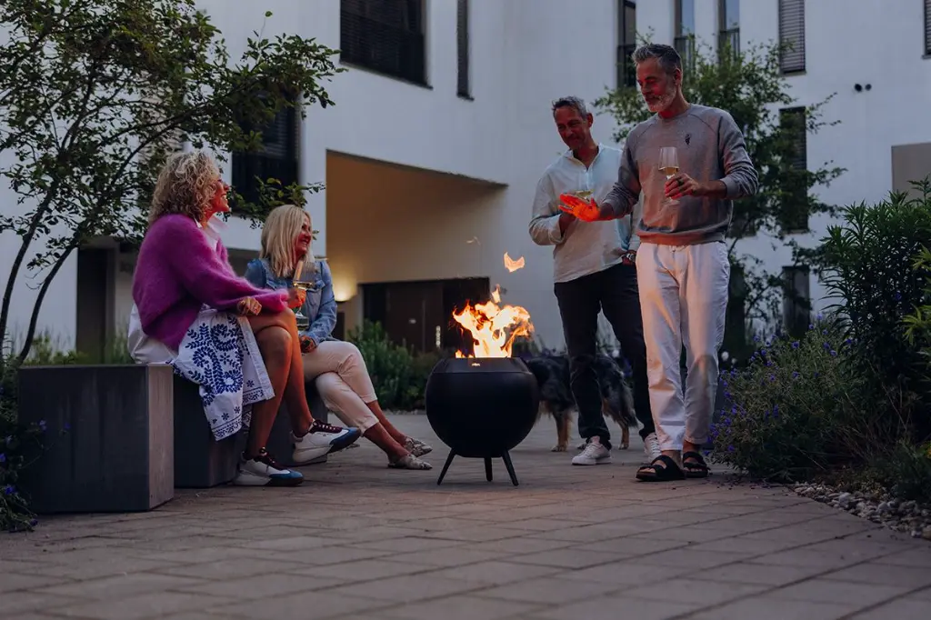 00941_MOON-45_mit niedrigem Fu-schwarz-atmo-3-pdp_1920x1920.webp