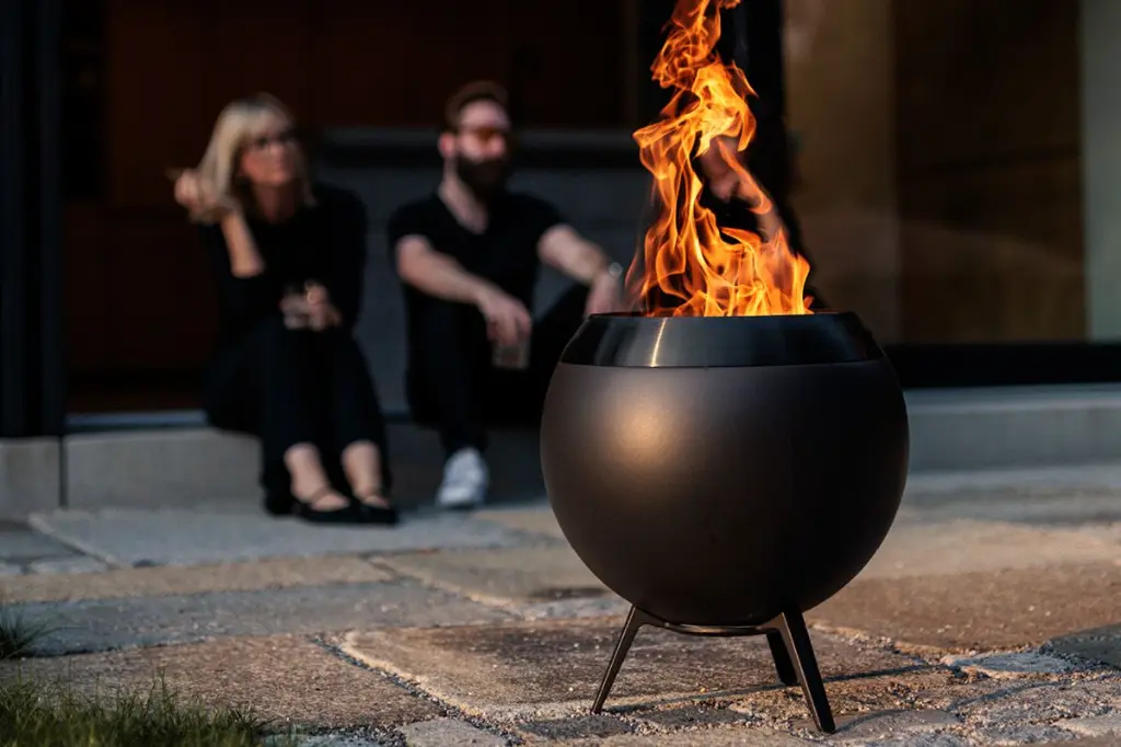 00941_MOON-45_mit niedrigem Fu-schwarz-atmo-4-pdp_1920x1920 (1).webp