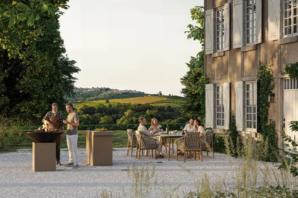 OFYR - Mise en Place_Burgundy_F_Taupe.webp