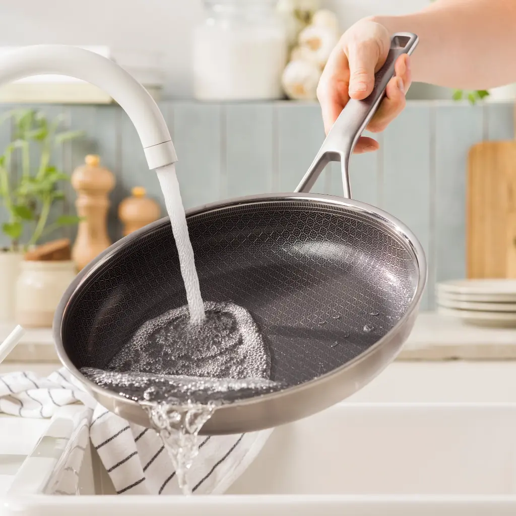 CC010905-001-image8-feature2_cleaning.webp
