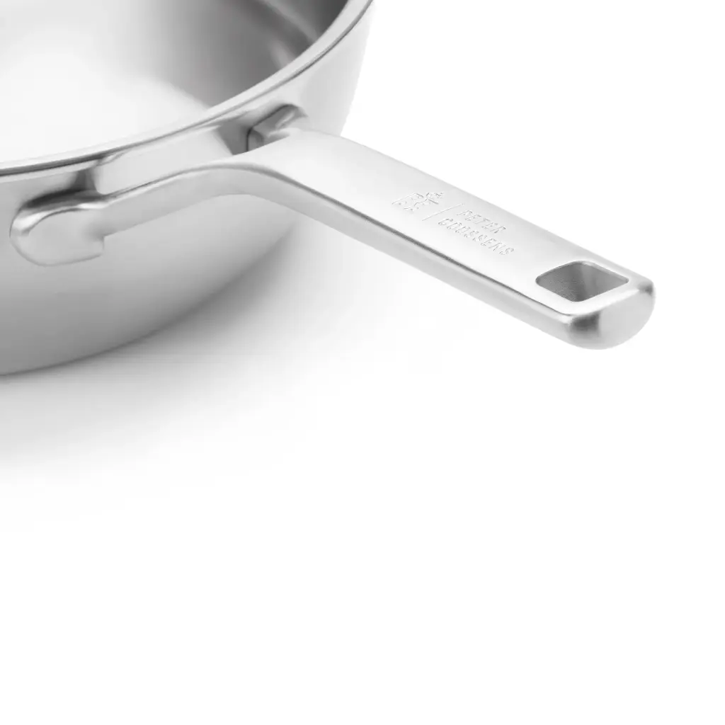 CC010909-001-image4-detail1-handle.webp