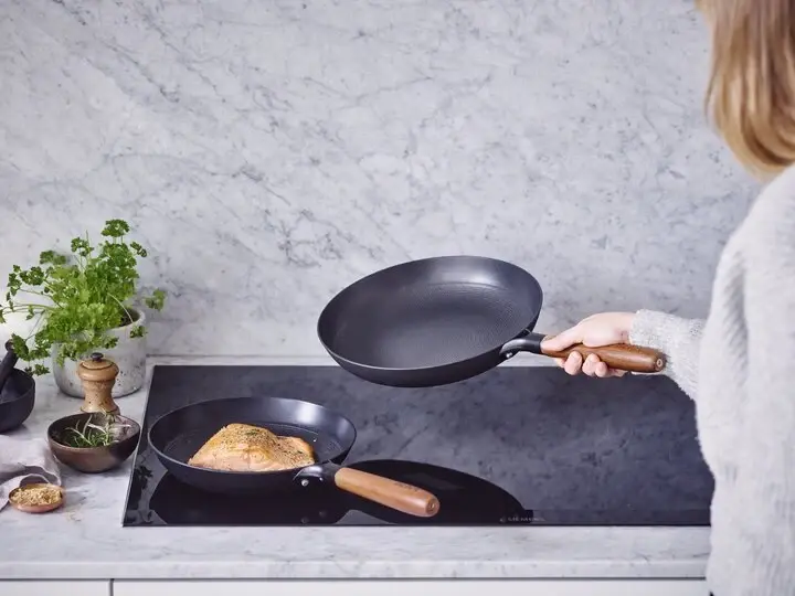 Beka_Mandala_FryingPan_LS_05.2775c17c.webp