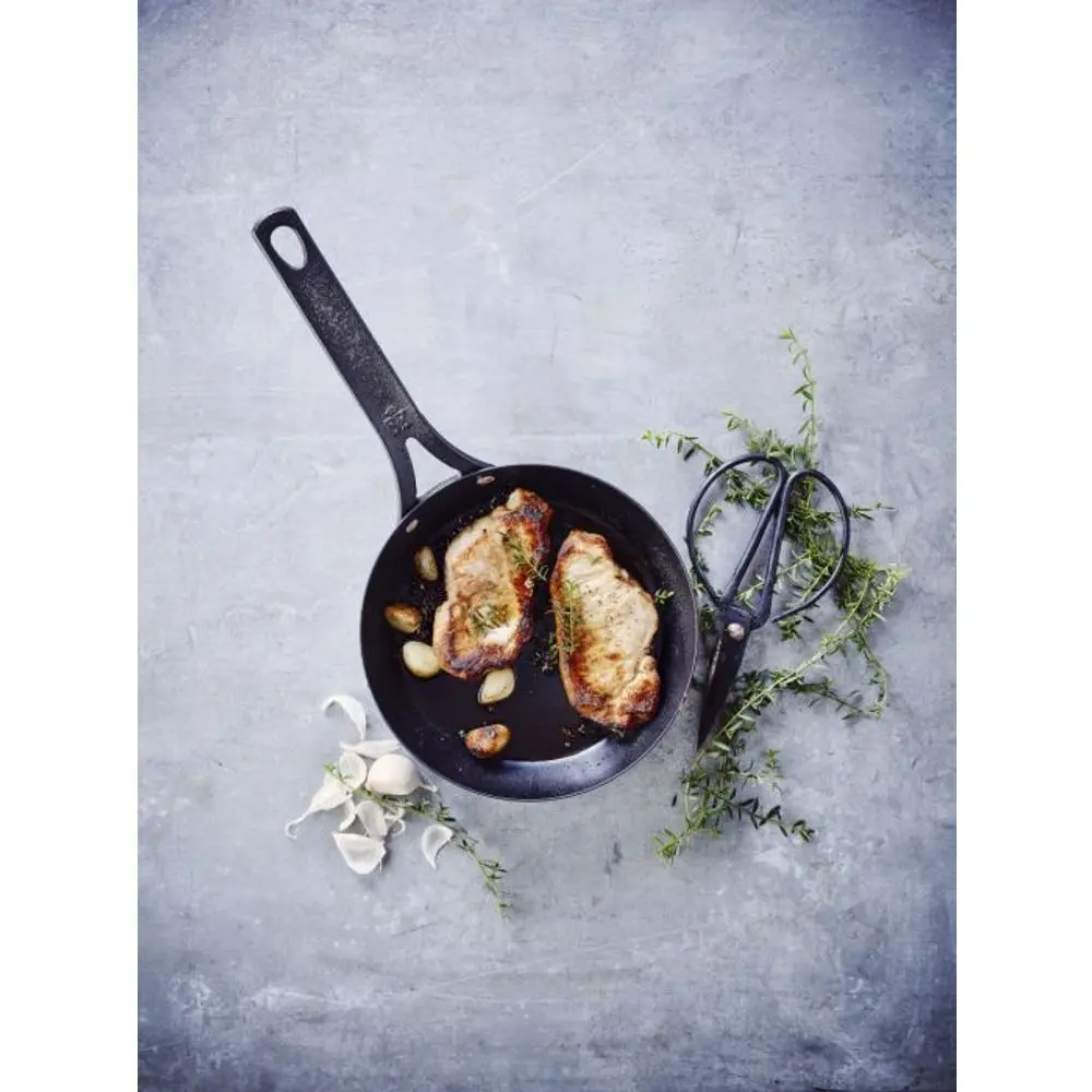 black-steel-koekenpan-20cm-4-1597838322.webp