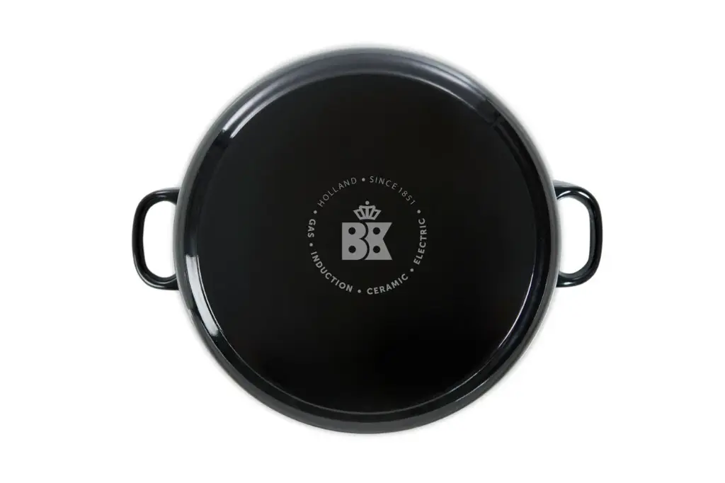 H6071_524_BOUR_PJ_HR_Jet_Black_72dpi.webp