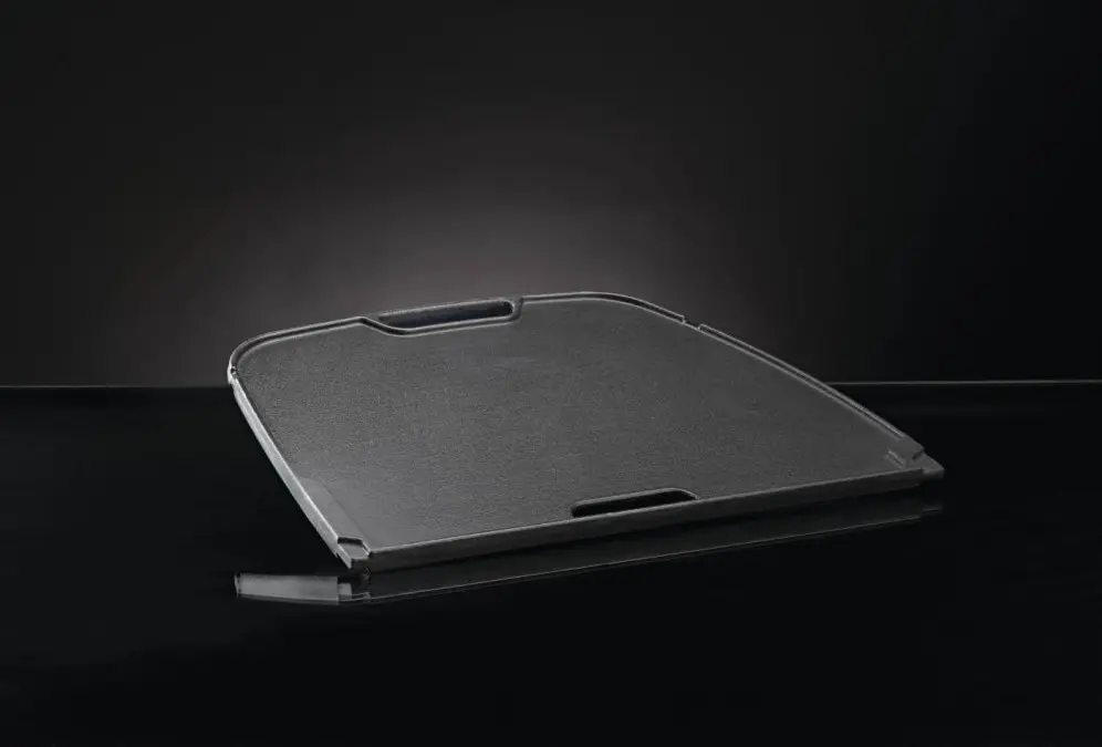 56080-Web-Gallery-02-PRO285-griddle-black-reflect-Full-Size.webp