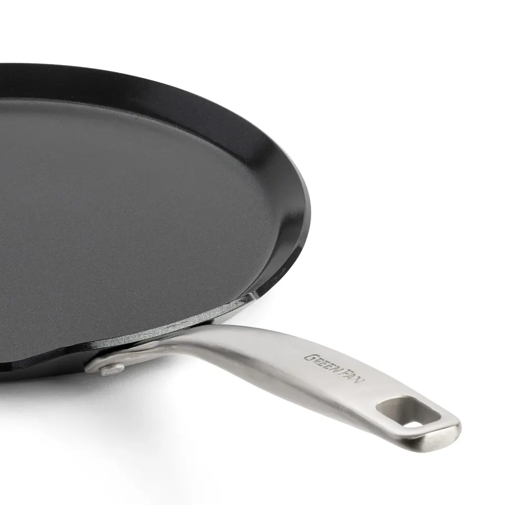 3-Cop-PancakeP-28cm-CC003112-001-DetailHandle.webp