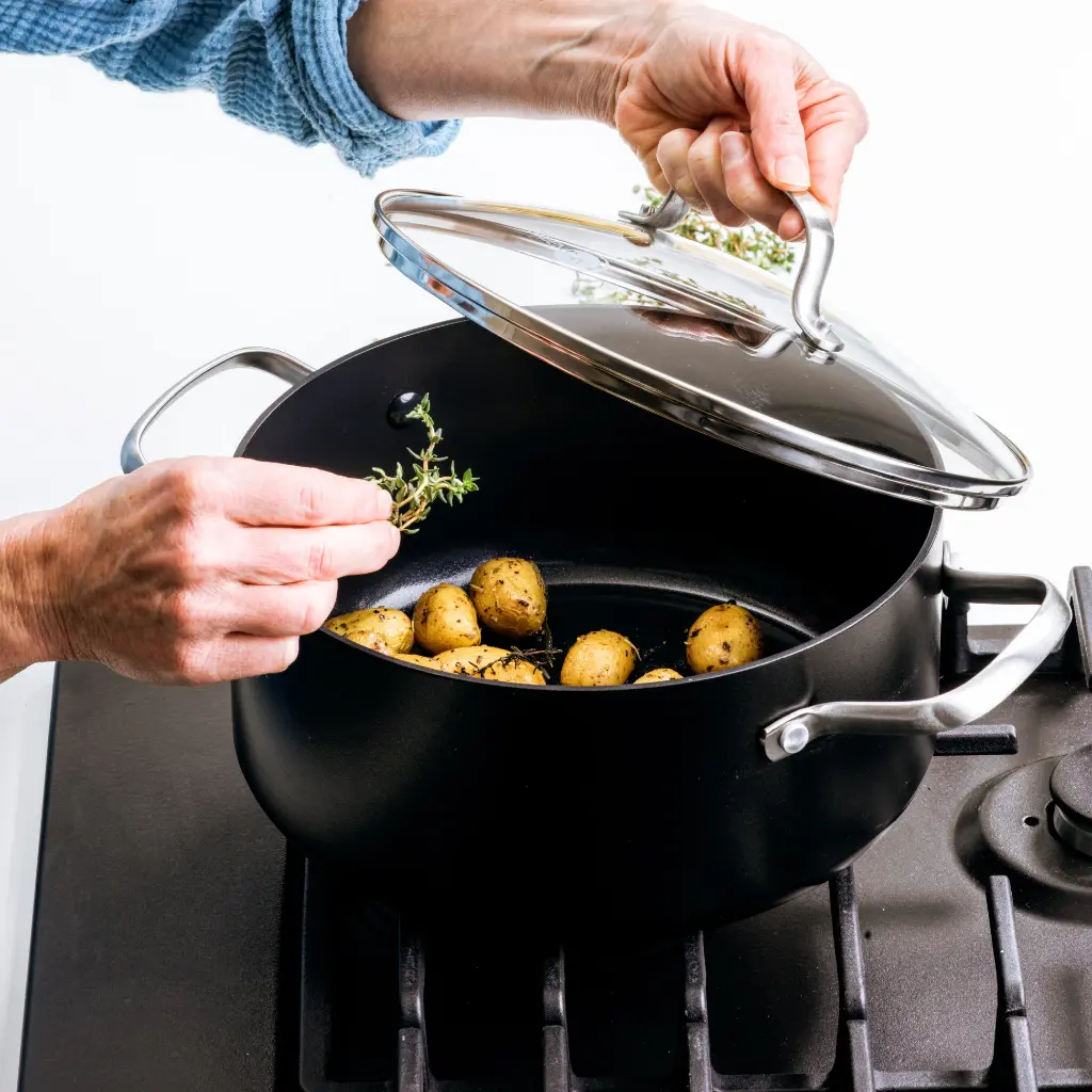 CC005215-001-image6-feature1_non_stick_20copy.webp
