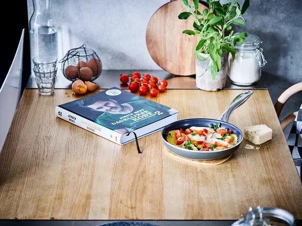 DK_BOliveA_Bd_Frypan_20cm_Cookbook_Lifestyle_2018-601x450-491dfb2.webp