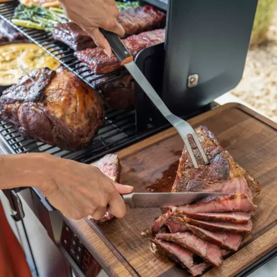 Traeger-NEW-BAC798-4-550x550.webp