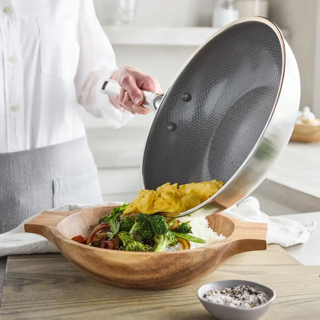 CC010199-001-image6-feature1_non_stick_a309c3d5-40d7-40ec-9f84-49e5128042d5.webp