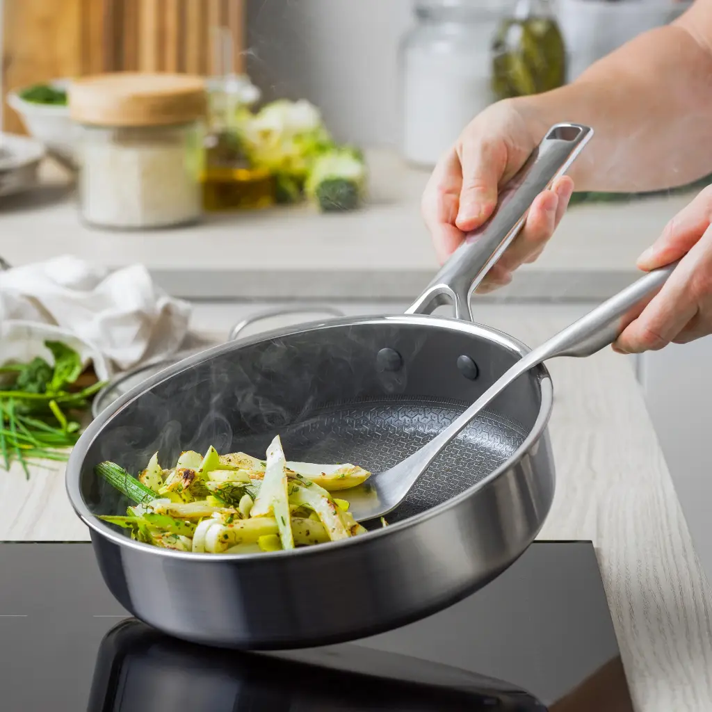 CC010198-001-image6-feature1_non_stick.webp