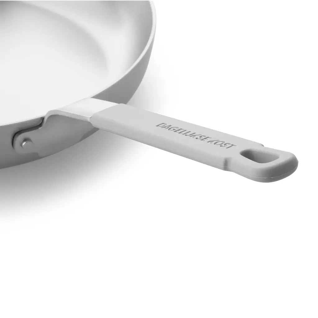 CC010587-001-image3-detail1-handle.webp