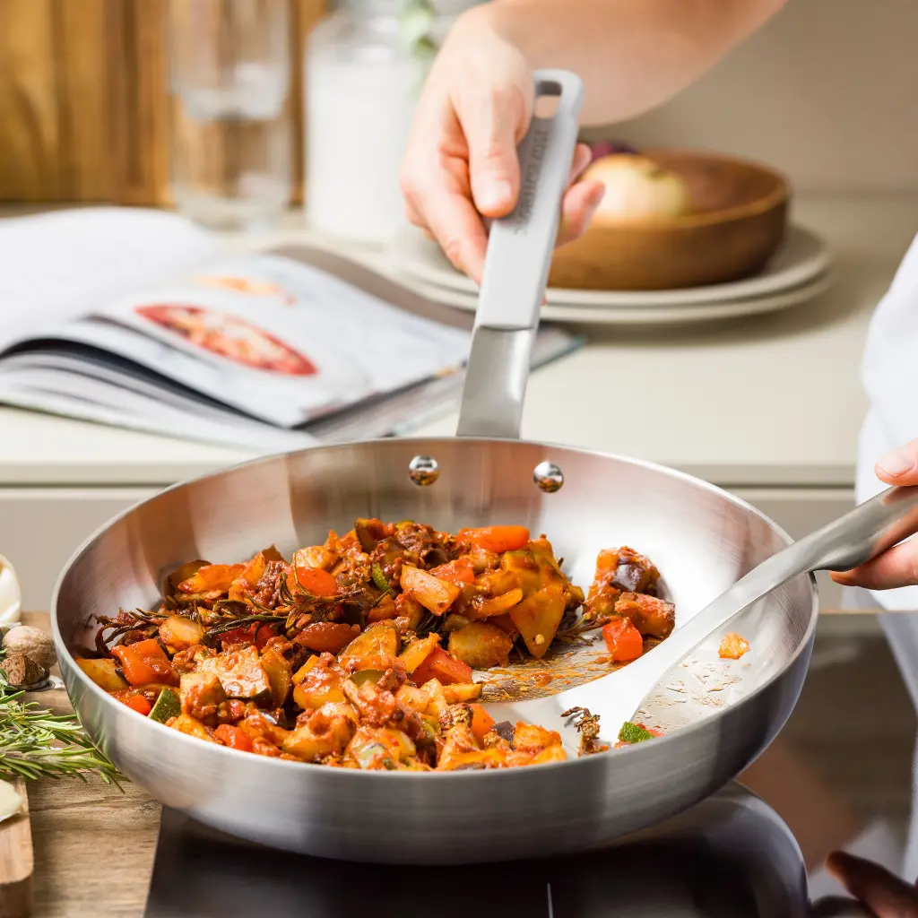 CC010588-001-image6-feature1_non_stick.webp