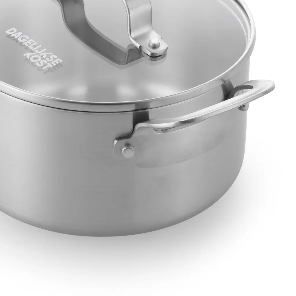 CC010582-001-image3-detail1-handle.webp