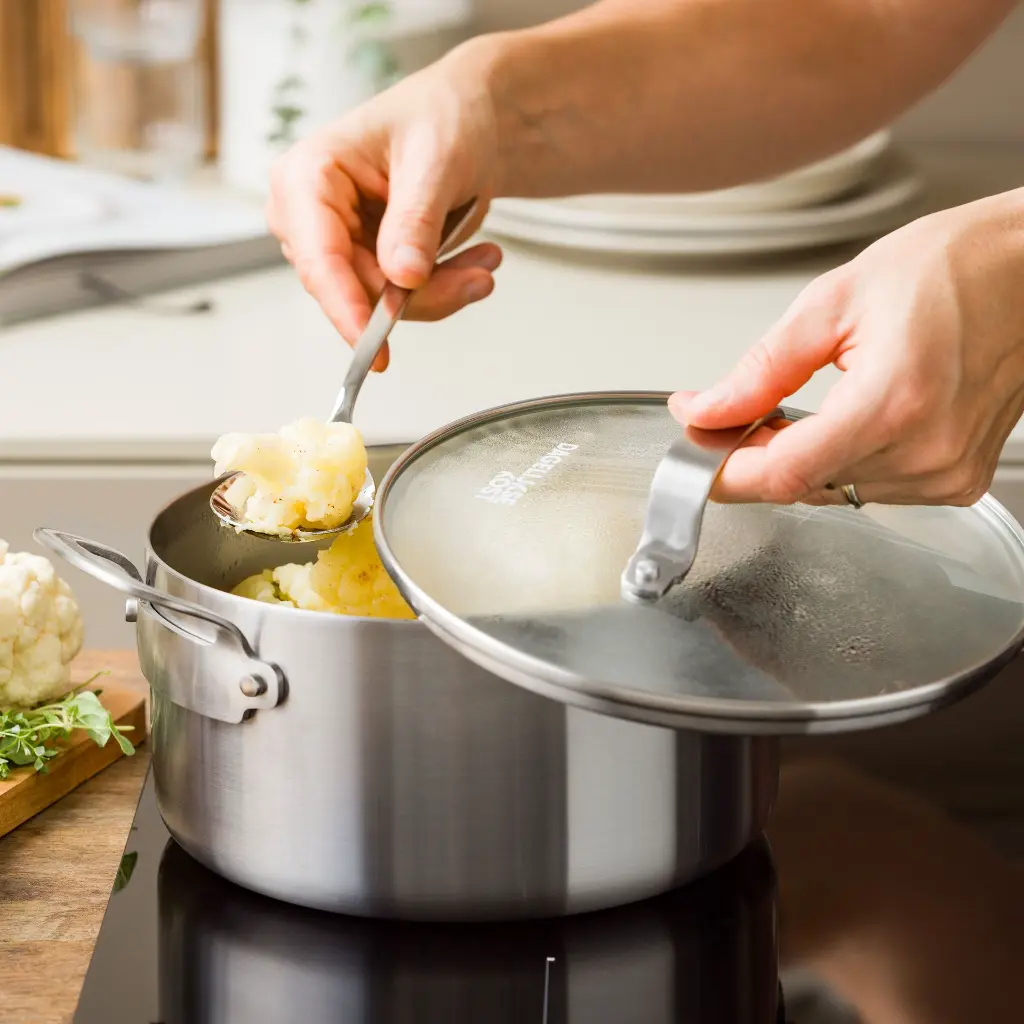 CC010583-001-image6-feature1_non_stick.webp