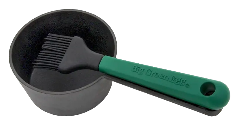 Gietijzeren sauspot met marinadeborstel